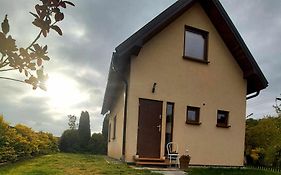Domek w ogródku